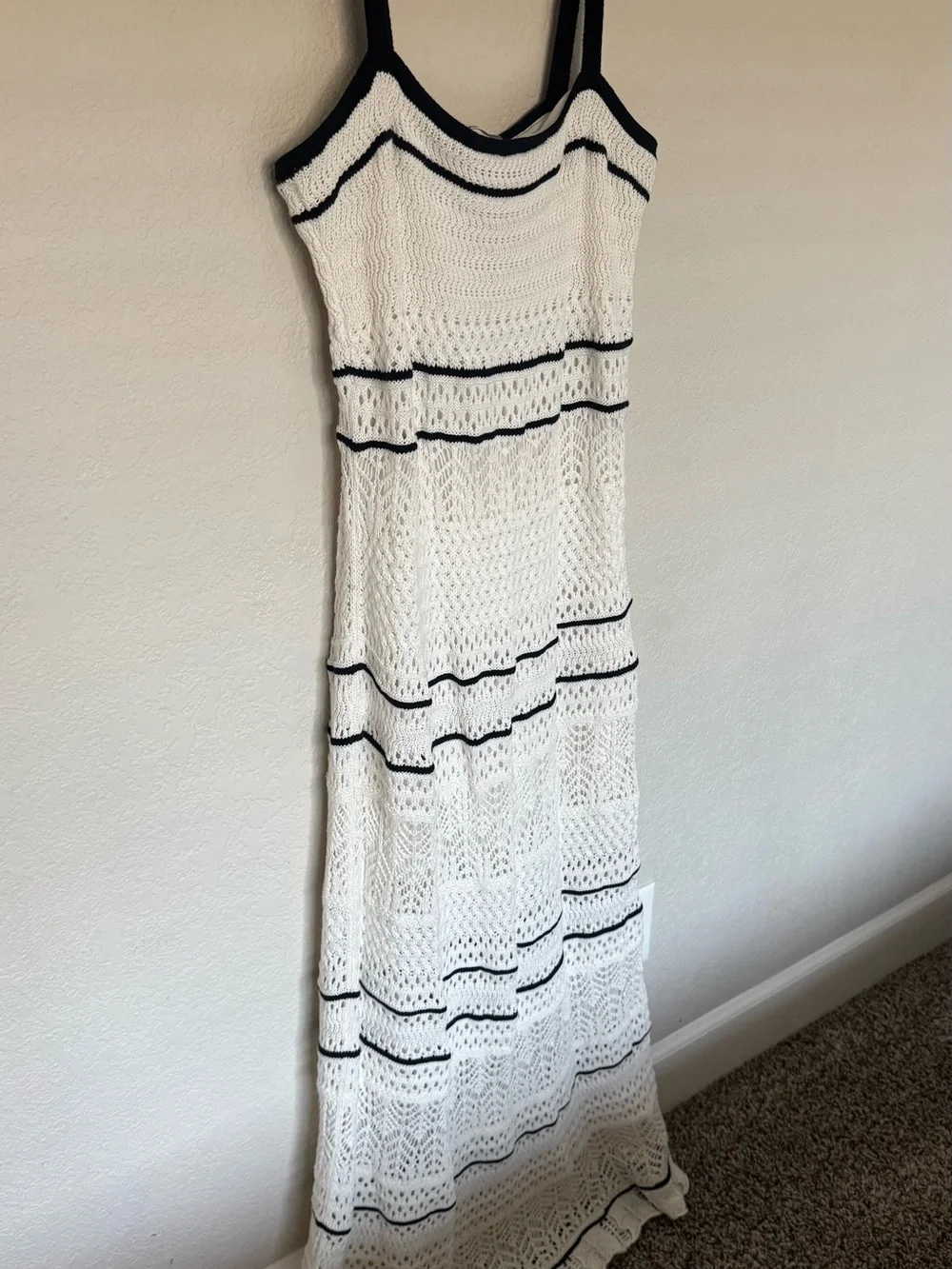 Abercrombie & Fitch White Crochet Maxi Dress with Black Trim EUC